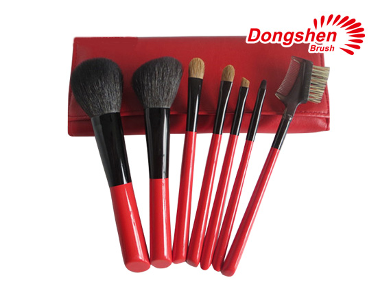 Red wood handle 7pcs makeup brush set